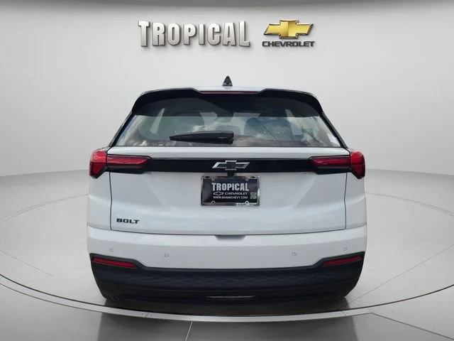 New 2027 Summit White Chevrolet LT image 4