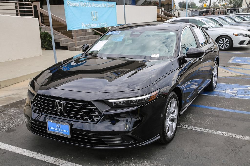 Certified Used 2025 Crystal Black Pearl Honda 1.5T LX image 30
