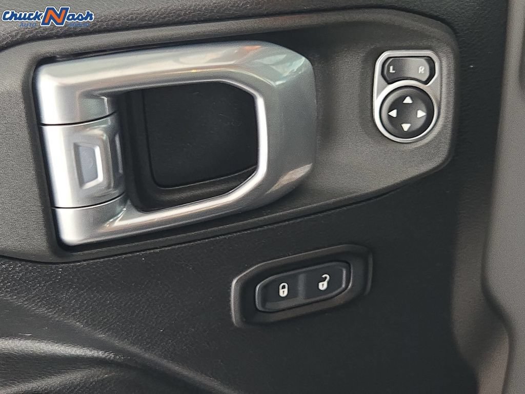 Used 2021  Jeep Mojave image 28