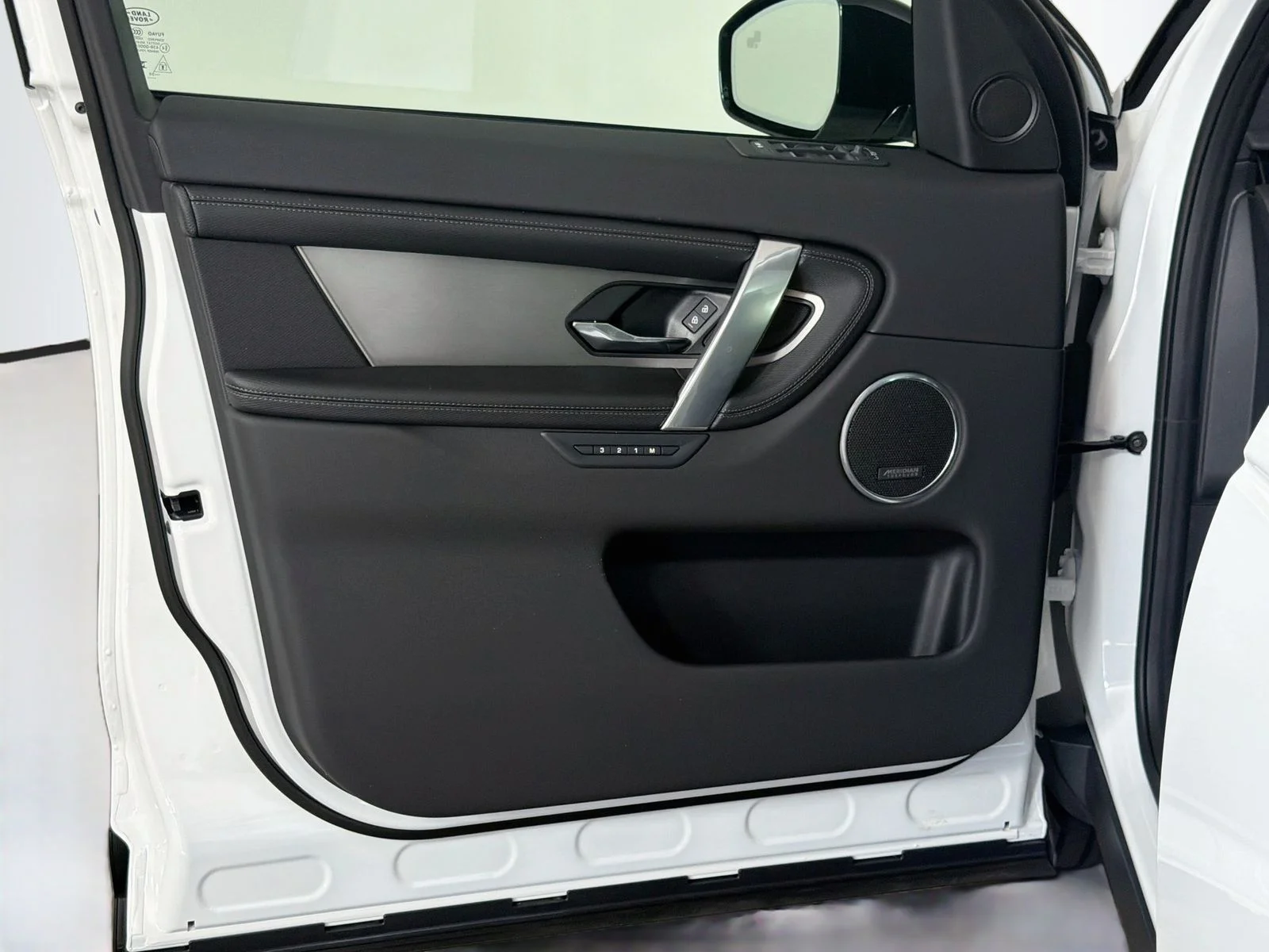 New 2026 Fuji White Land Rover Landmark image 21