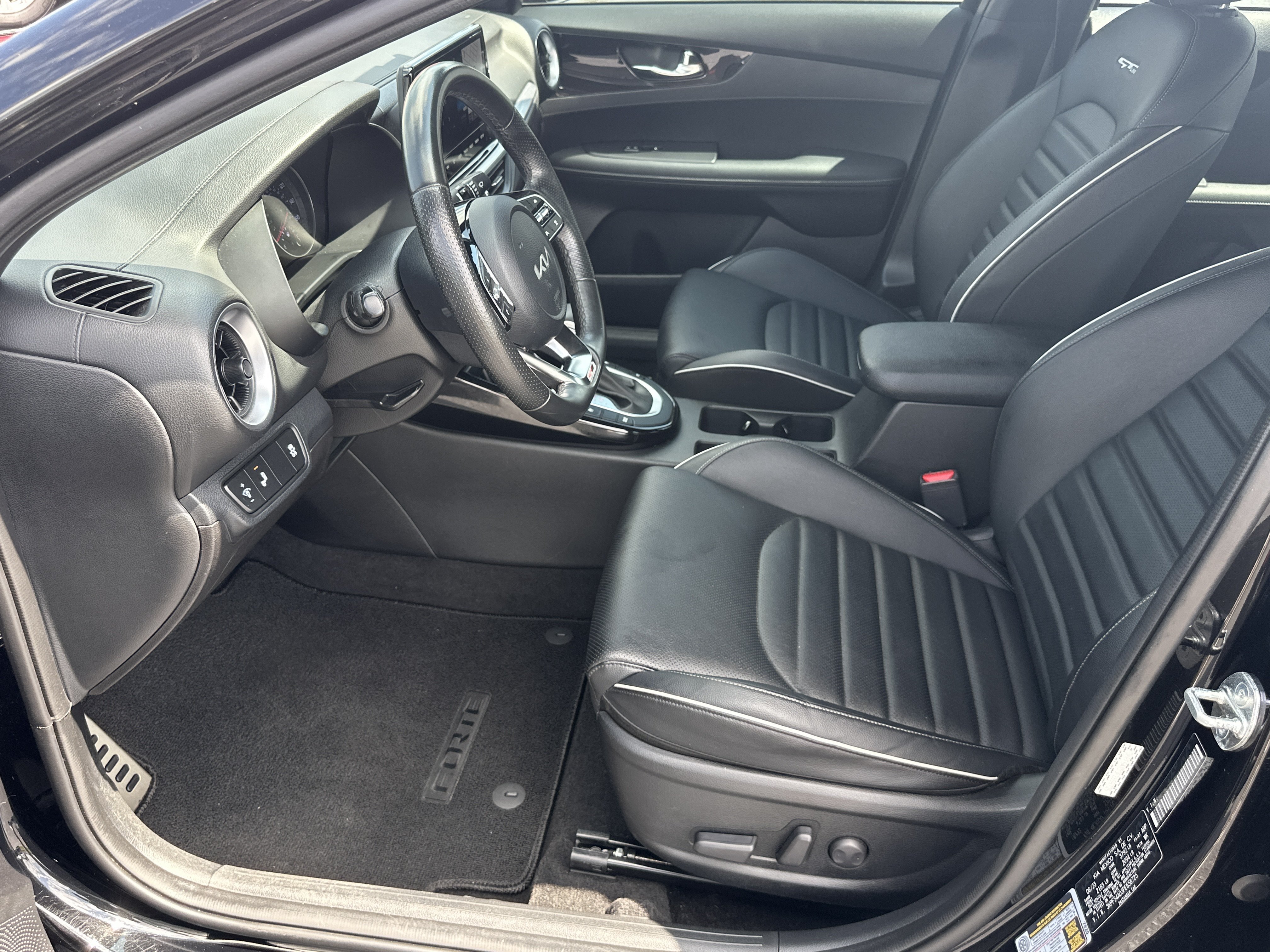 Used 2023 Aurora Black Kia GT-Line image 10
