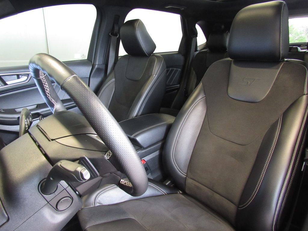 2022 Ford Edge ST - Photo 11