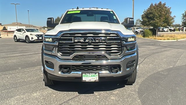 New 2026 Bright White Clear-Coat Exterior Paint RAM Tradesman image 8