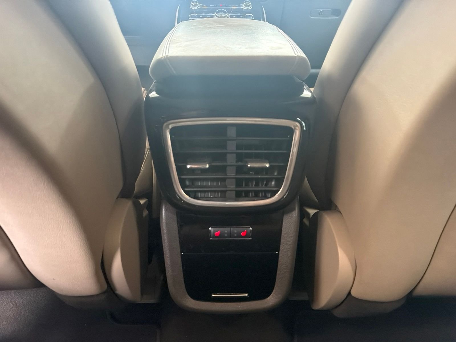 Used 2023 White Lincoln Reserve image 24