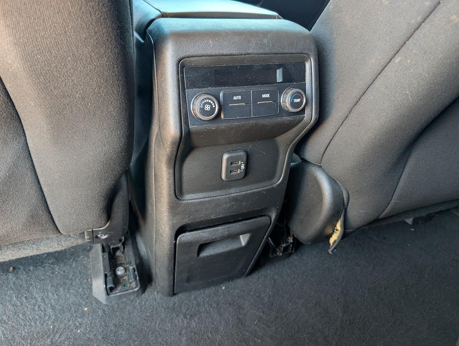 Used 2019 Summit White GMC SLE image 30