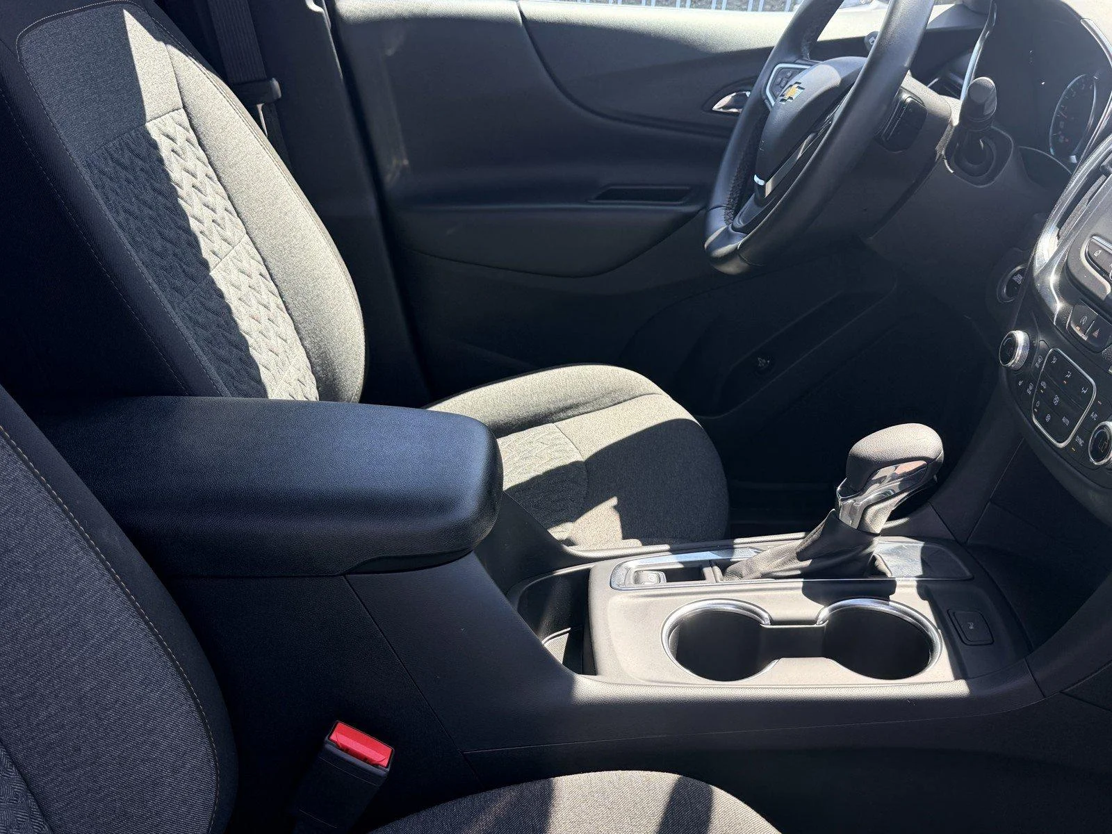 Used 2024 Summit White Chevrolet LT image 8