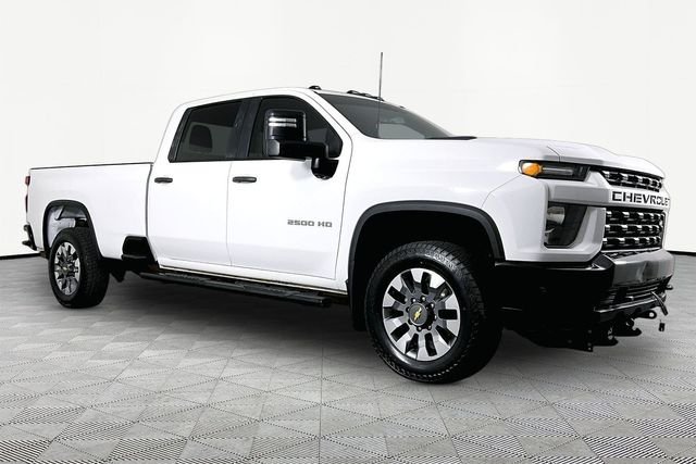 Used 2023 White Chevrolet Custom image 3