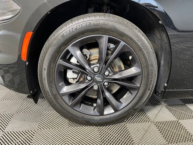 Used 2023 Black Dodge SXT image 10
