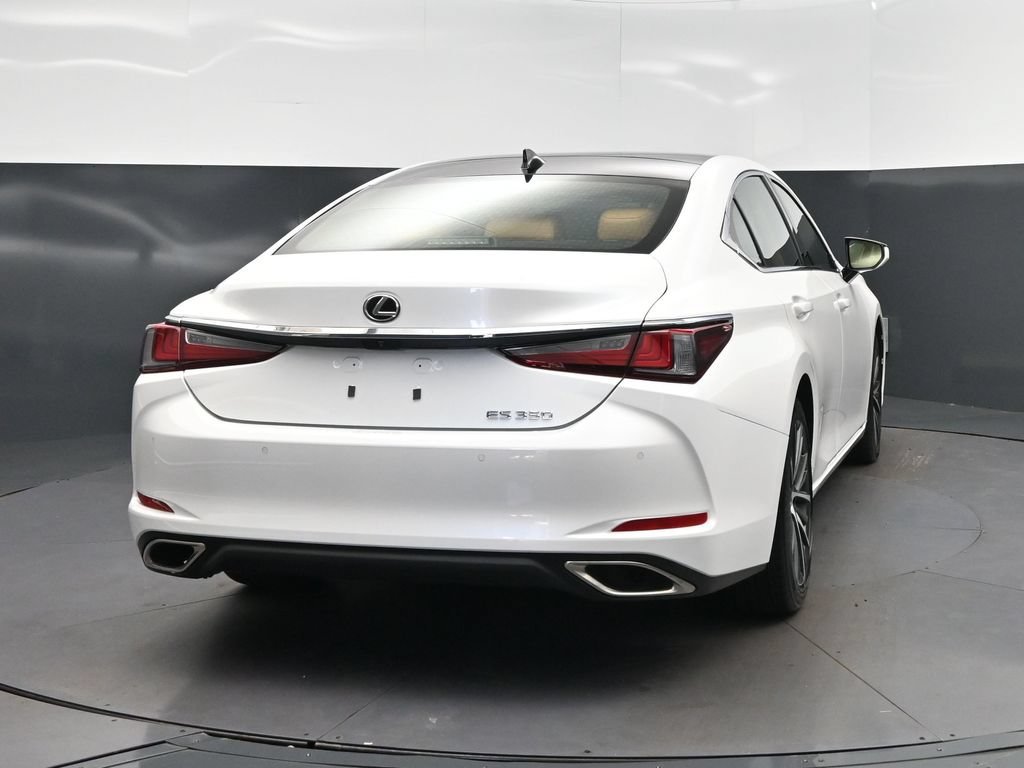 Used 2024 White Lexus 350 image 7