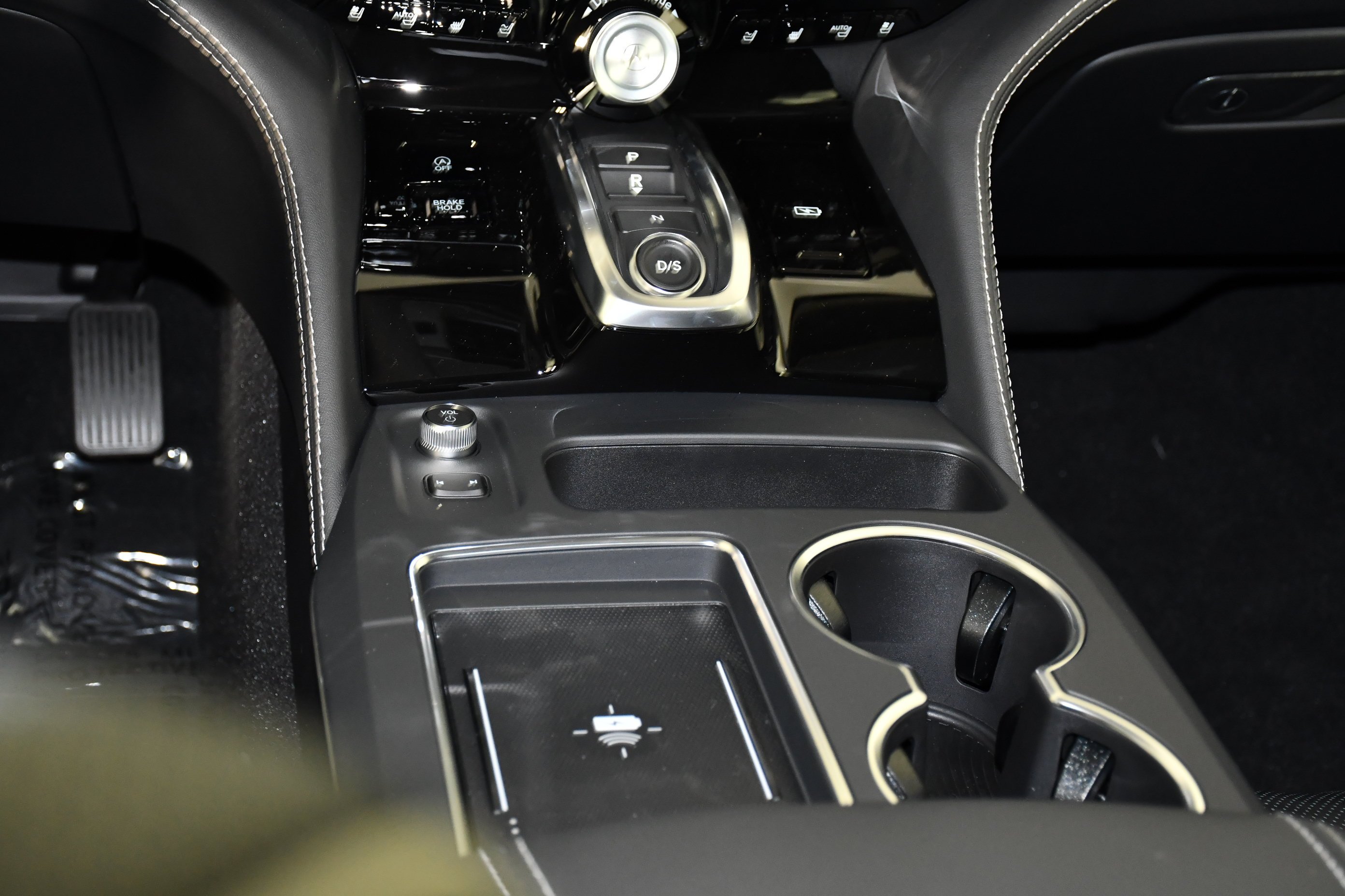 New 2026 Majestic Black Pearl Acura w/Advance Package image 13