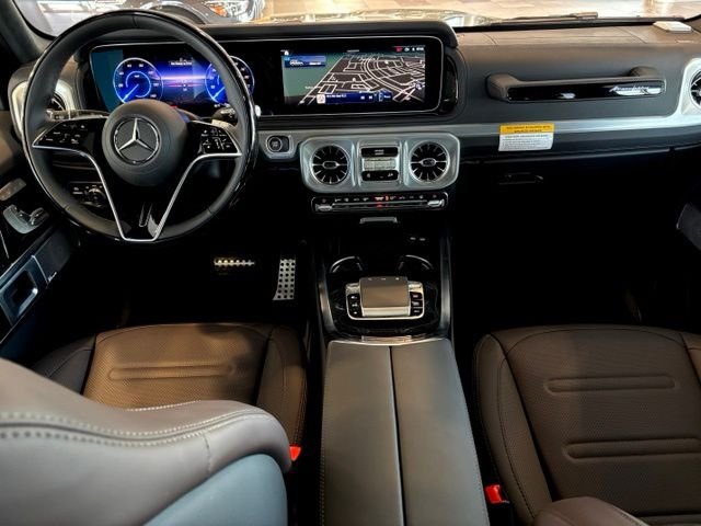 New 2026 MANUFAKTUR Deep Green Non-Metallic Mercedes-Benz G 580 image 27