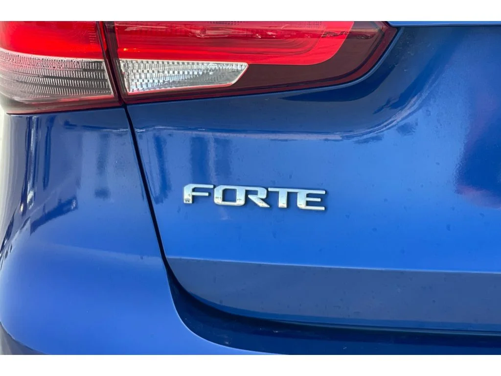Used 2017 Deep Sea Blue Kia LX image 43