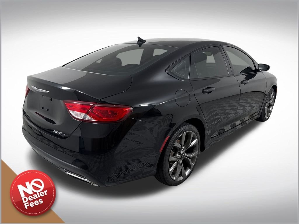 Used 2015 Black Chrysler S image 3
