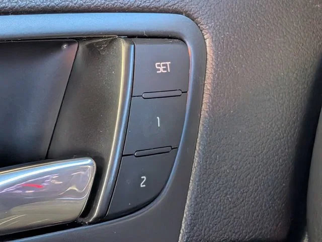Used 2014 White Kia SX image 21