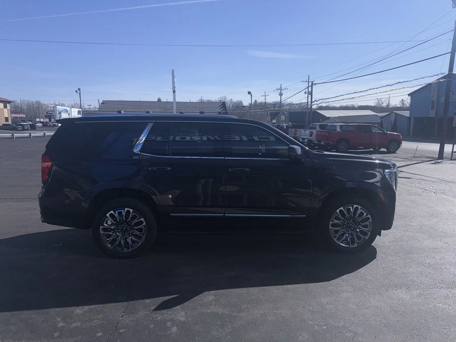 2024 GMC Yukon Denali - Photo 8