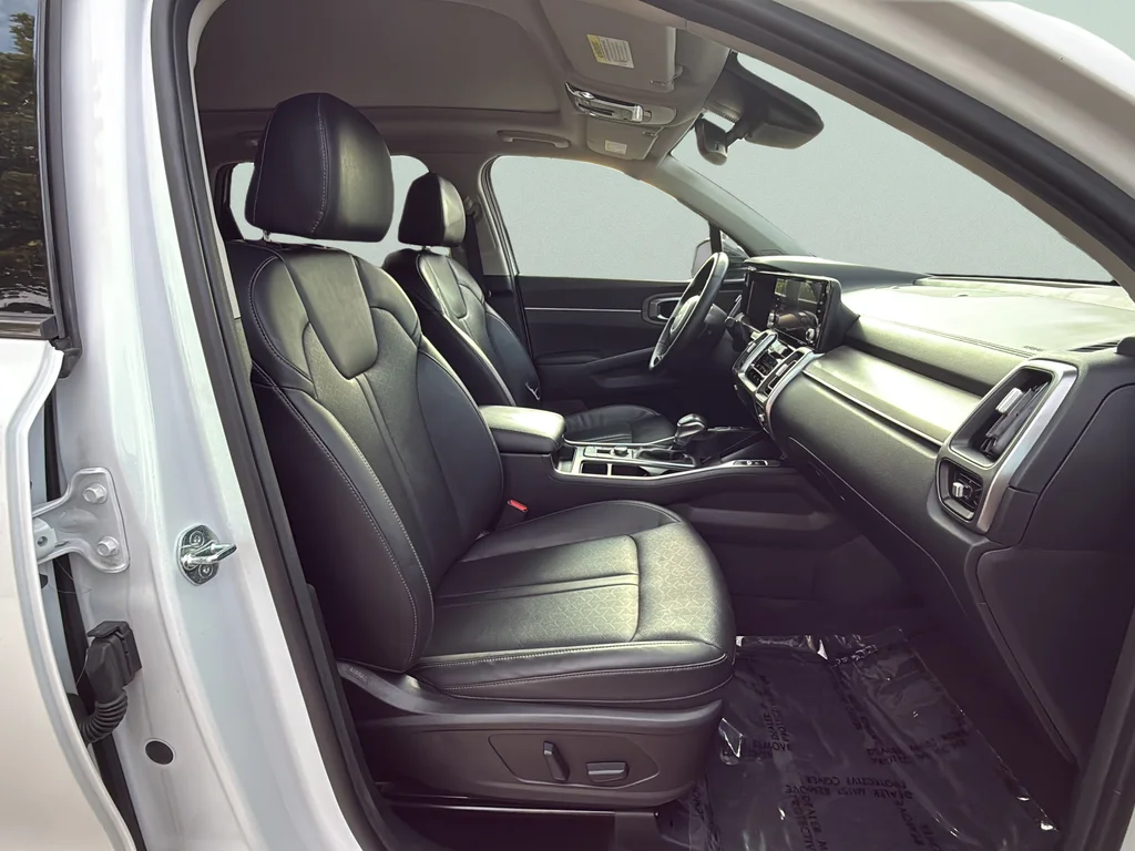 Used 2023 Glacial White Pearl Kia X-Line EX image 19