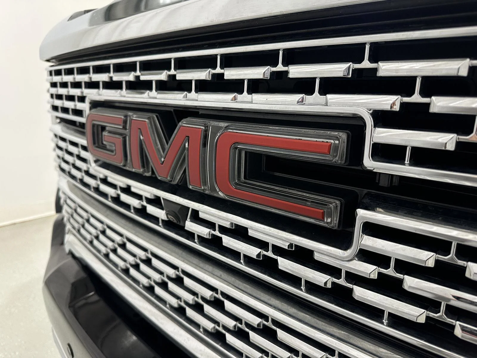 Used 2021 EBONY TWILIGHT METALLIC GMC Denali image 30