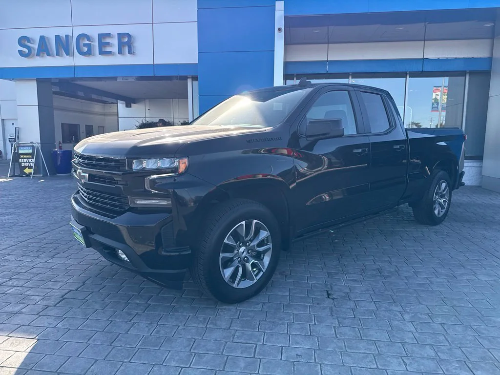 Used 2021 BLACK Chevrolet RST image 4