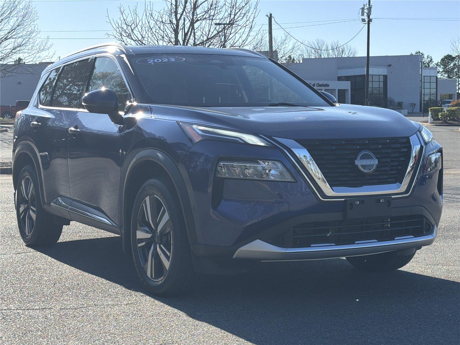 Used 2023 Caspian Blue Metallic Nissan Platinum image 28