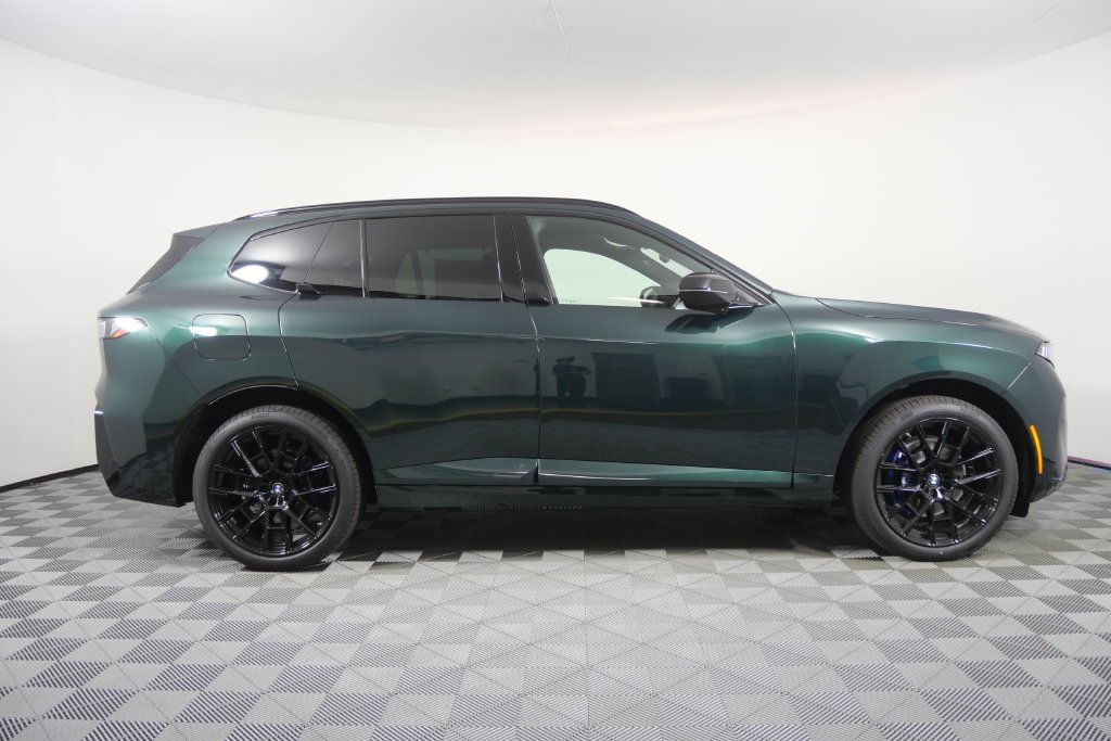 New 2027 Vancouver Green Metallic BMW  image 3