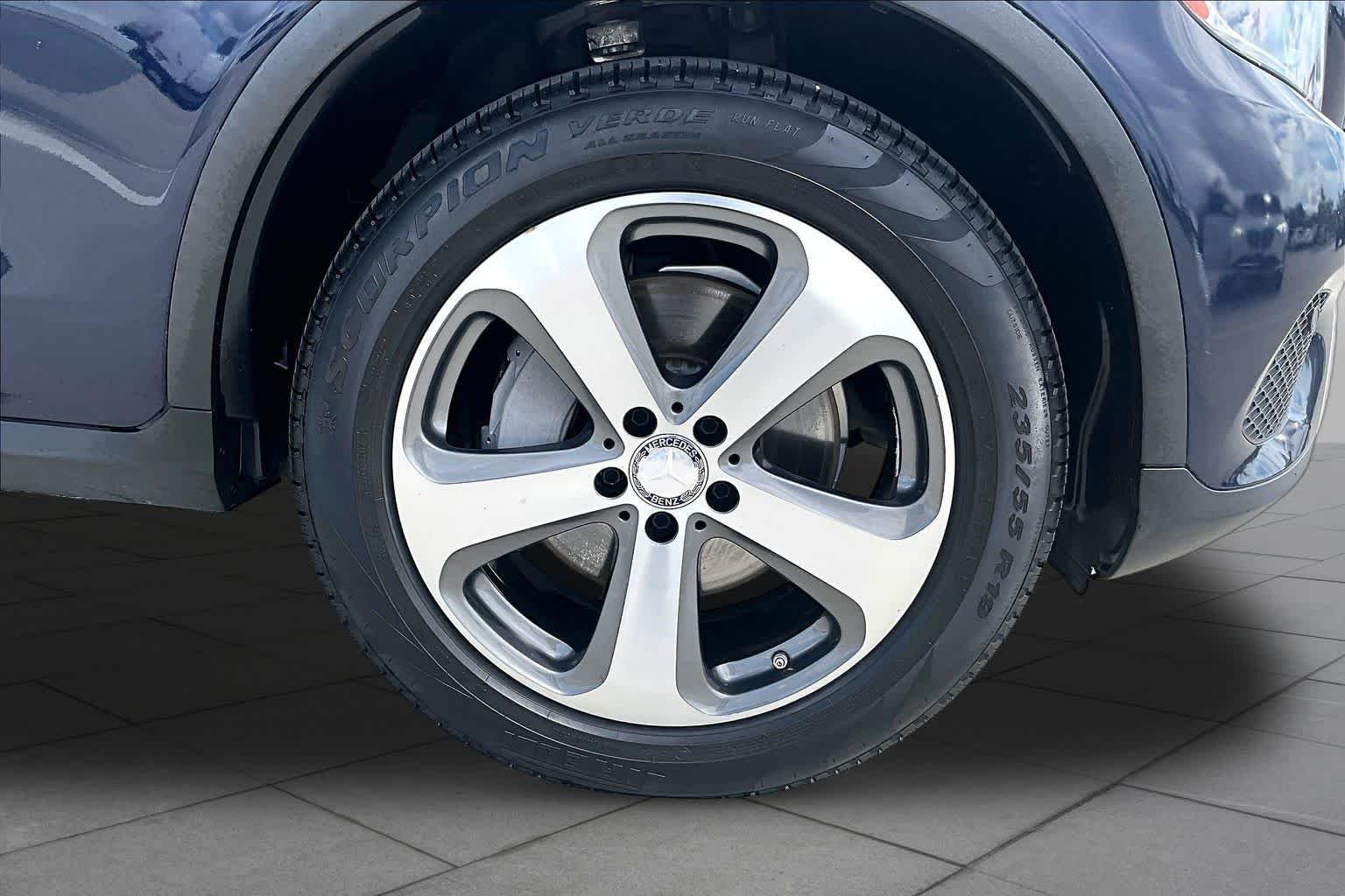 Used 2017 Lunar Blue Metallic Mercedes-Benz GLC 300 image 10