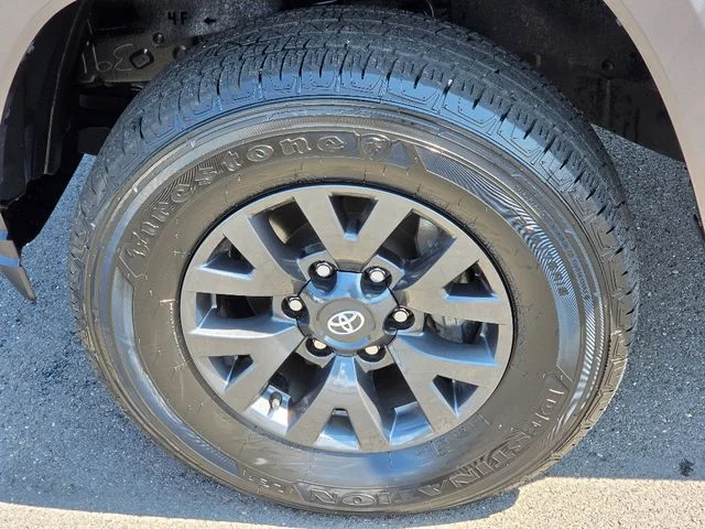 2023 Toyota Tacoma SR5 - Photo 18