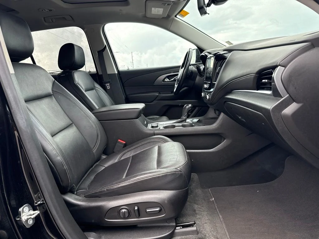 Used 2018 Black Metallic Chevrolet Premier image 10