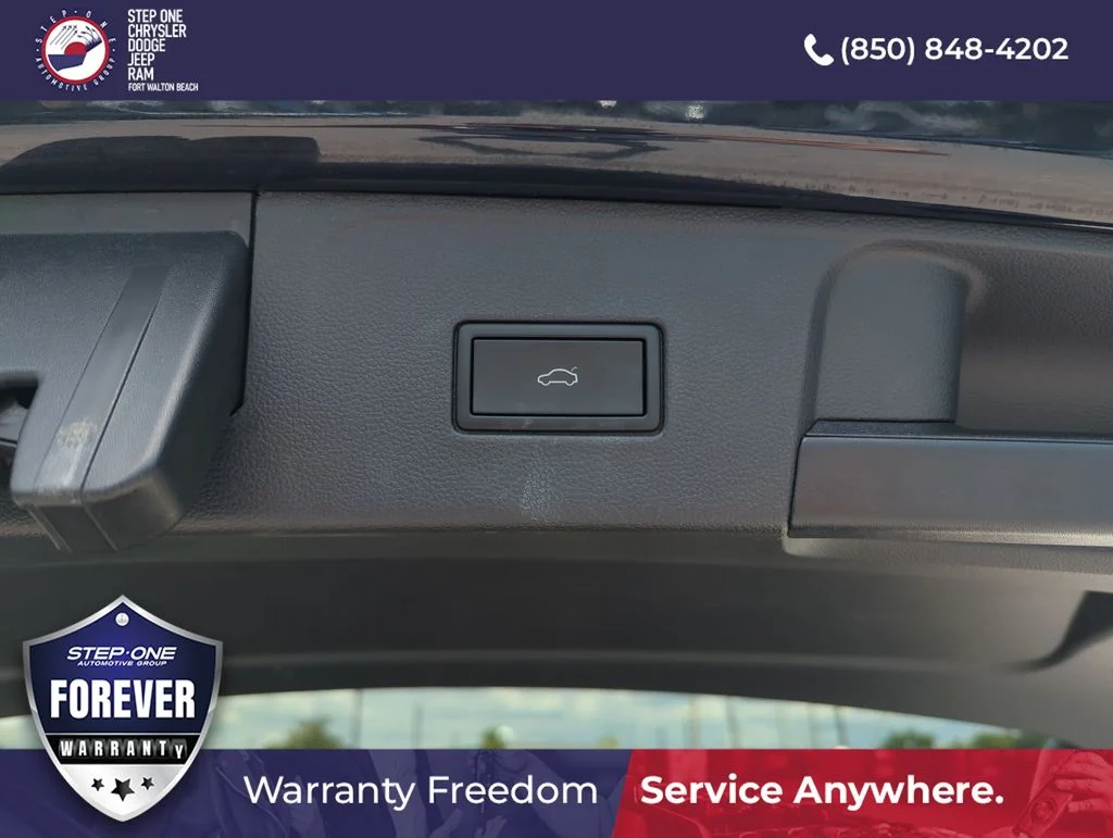Used 2023 Black Volkswagen 3.6L V6 SE w/Technology image 32