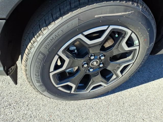 New 2025 Azure Gray Metallic Tri-Coat Ford Outer Banks® image 20