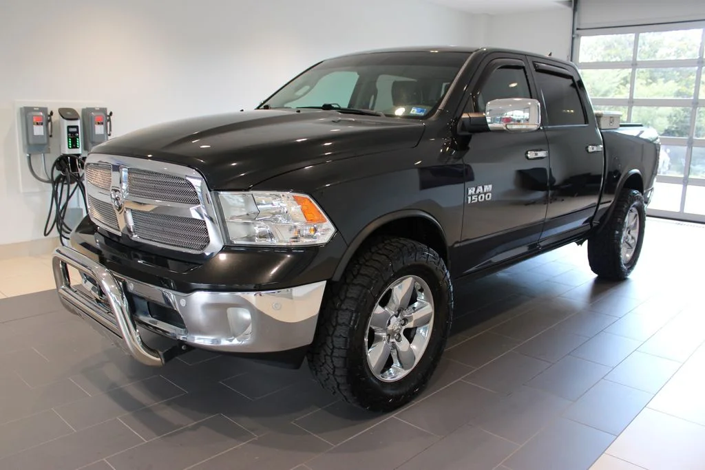 Used 2016 Brilliant Black Crystal Pearlcoat Ram Big Horn image 12