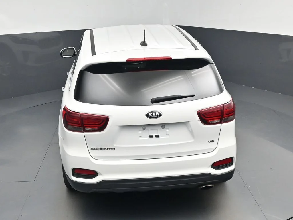 Used 2020 White Kia LX image 23