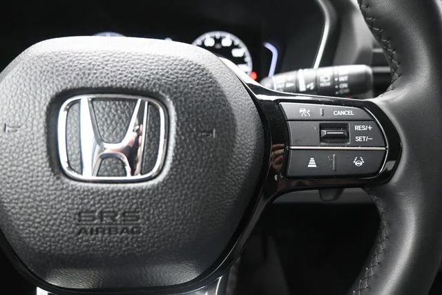 Certified Used 2023 Lunar Silver Metallic Honda 2WD EX-L 7P image 29