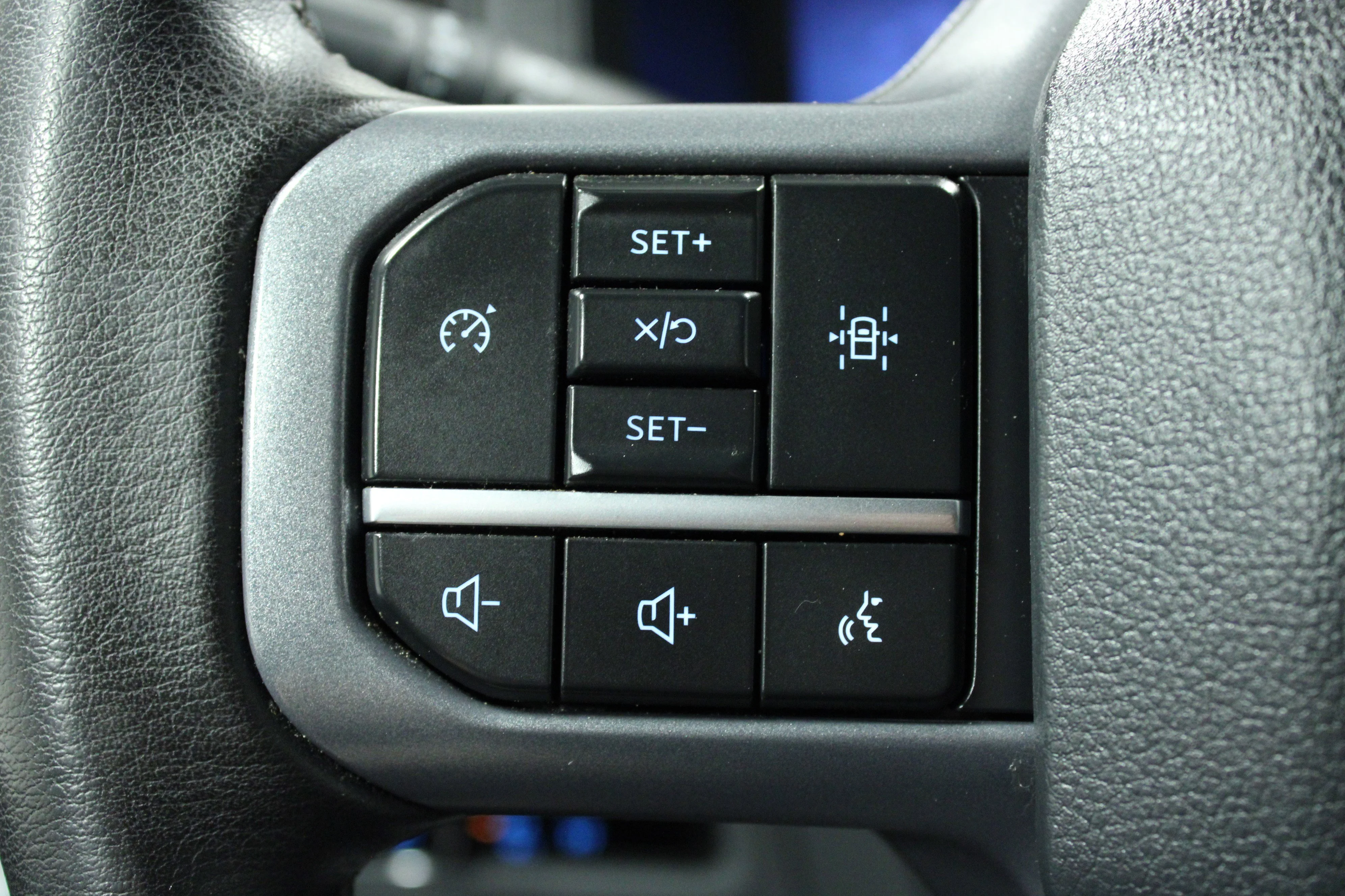 Used 2025 Carbonized Gray Metallic Ford XLT image 20