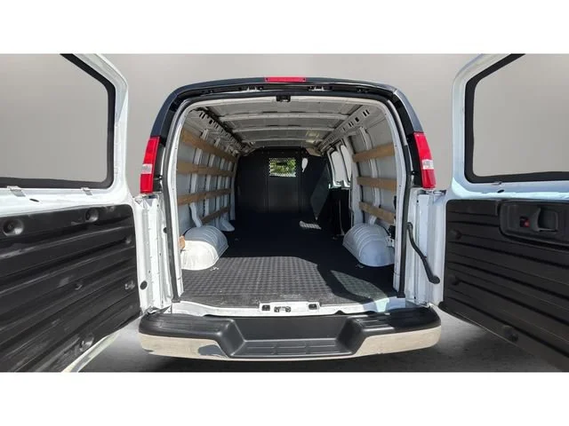 Used 2024 Summit White Chevrolet WT image 29