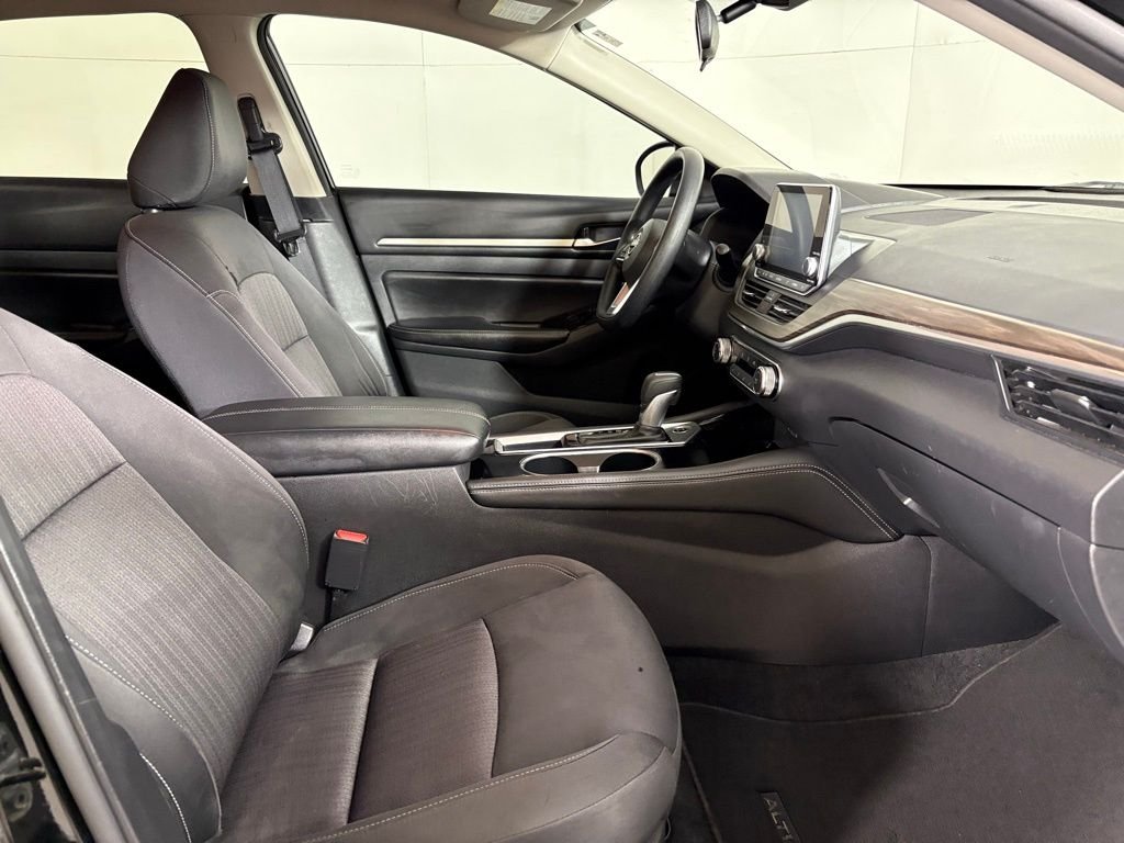 Used 2023 Black Nissan 2.5 SV image 14
