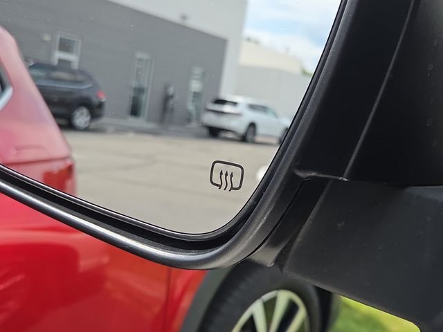 Used 2019 White Toyota XLE image 16