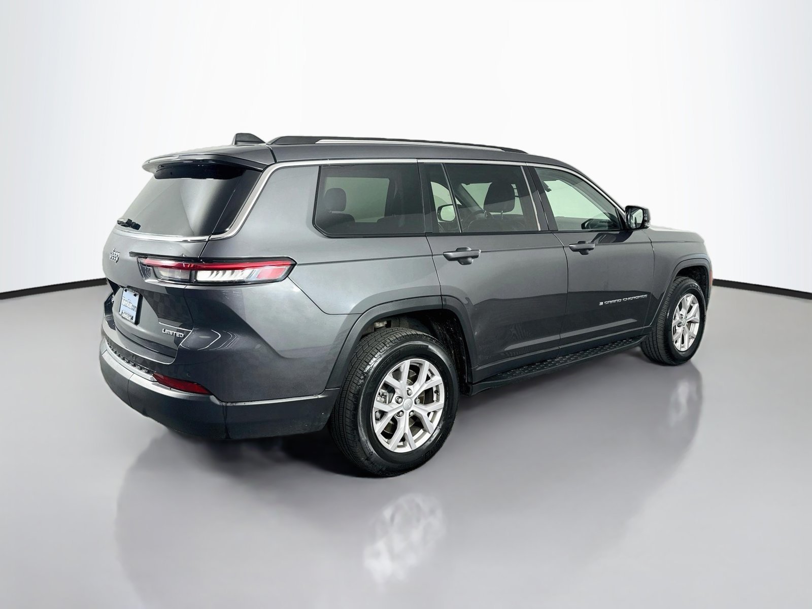 Used 2022 Baltic Gray Metallic Clearcoat Jeep Limited image 7