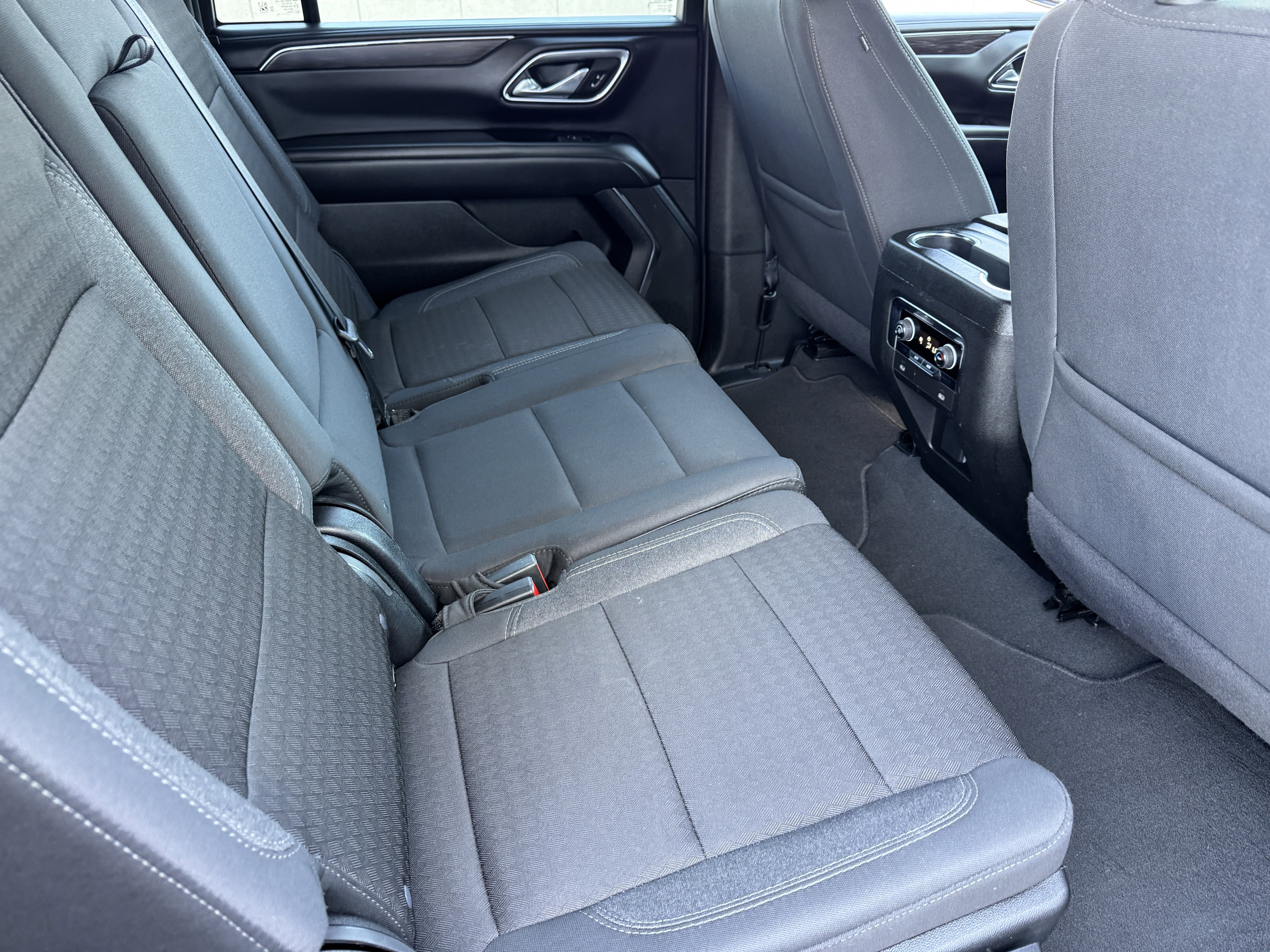 2024 Chevrolet Suburban LS - Photo 21