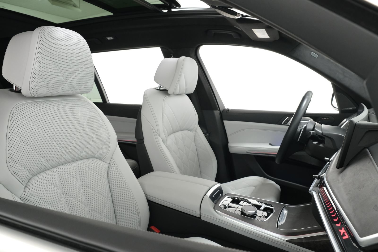 Used 2024 Black Sapphire Metallic BMW xDrive40i image 44