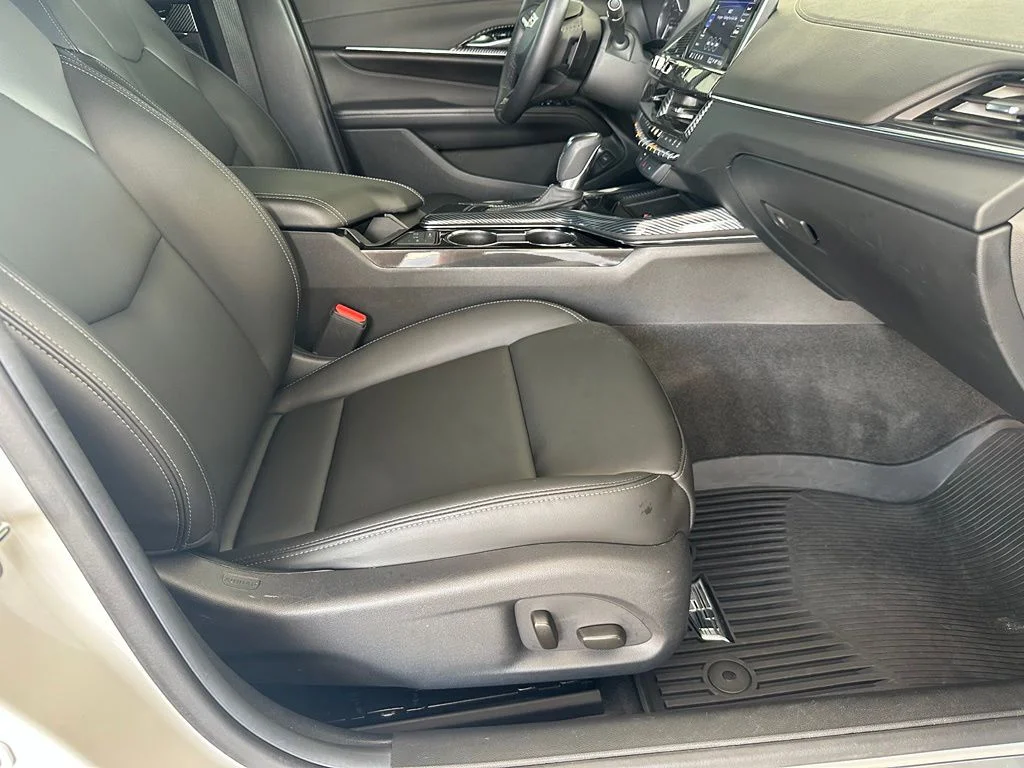 Used 2023 White Cadillac Luxury image 36