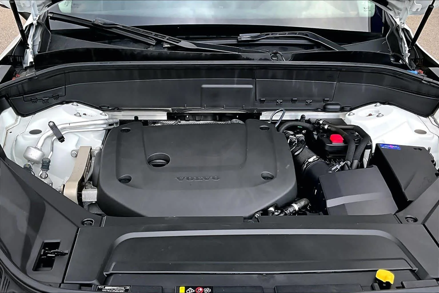 Certified Used 2023 Crystal White Volvo Plus image 30