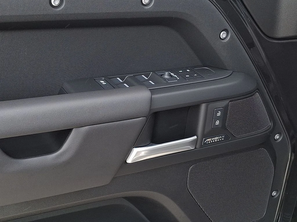 New 2026 Carpathian Grey Land Rover X-Dynamic SE image 8