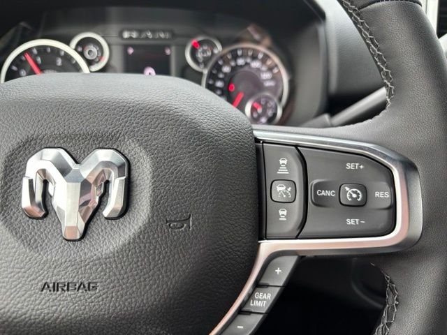 New 2026 Diamond Black Crystal Pearl-Coat Exterior Paint RAM Big Horn image 25