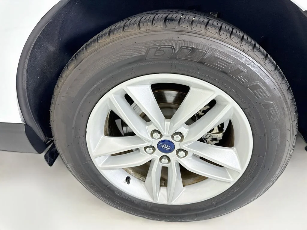 Used 2016 White Ford SEL image 29