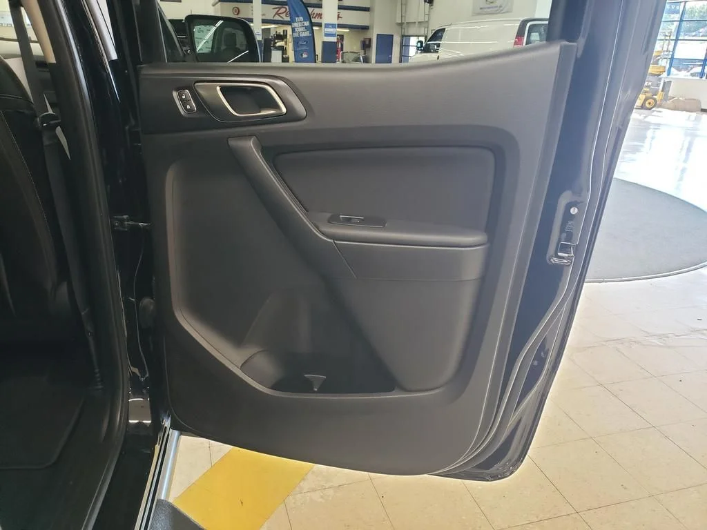 Used 2023 Black Ford XLT image 17