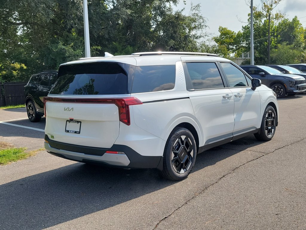 New 2026 Snow White Pearl Kia EX image 6
