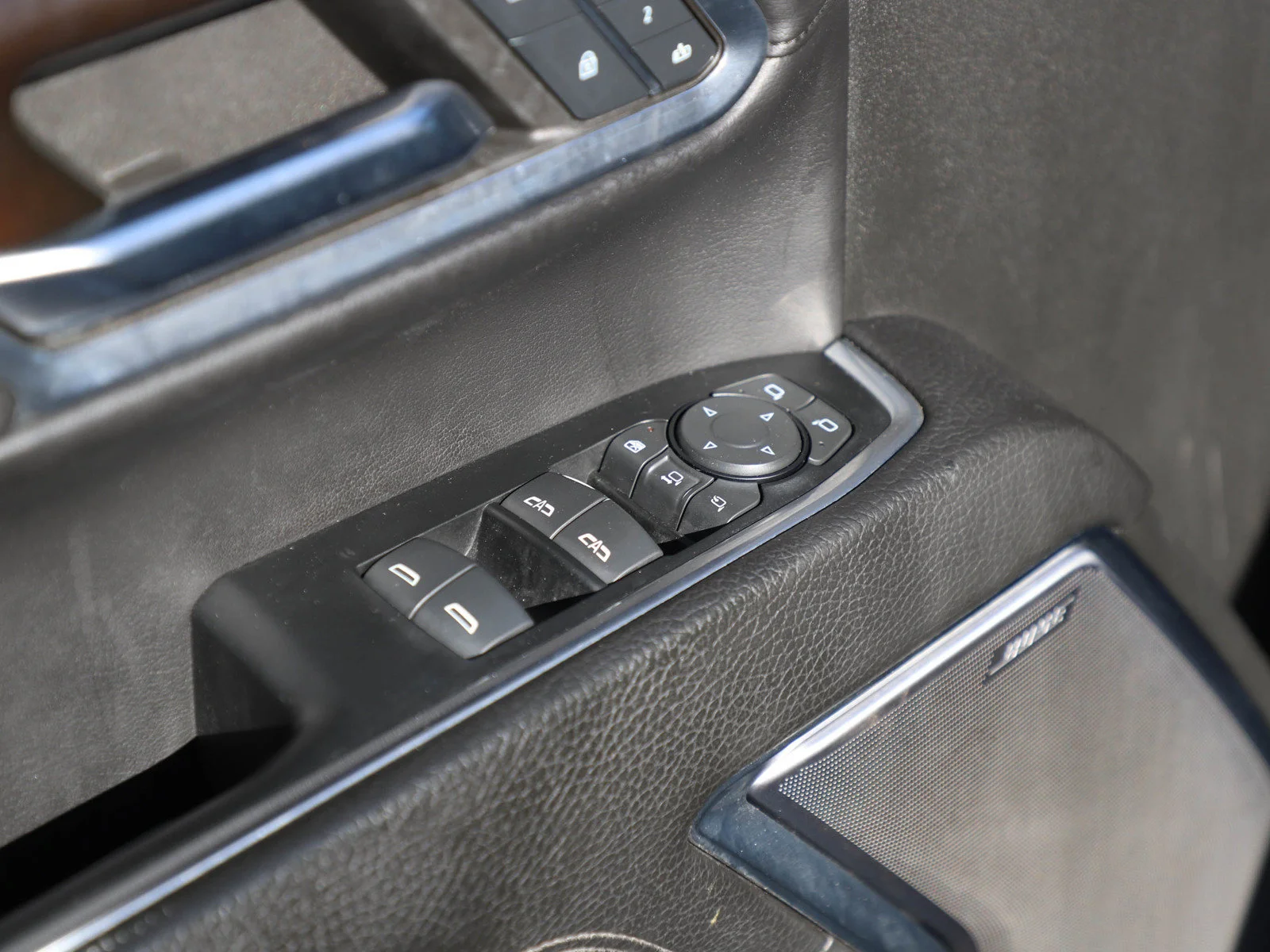 Used 2024 Onyx Black GMC Denali image 19