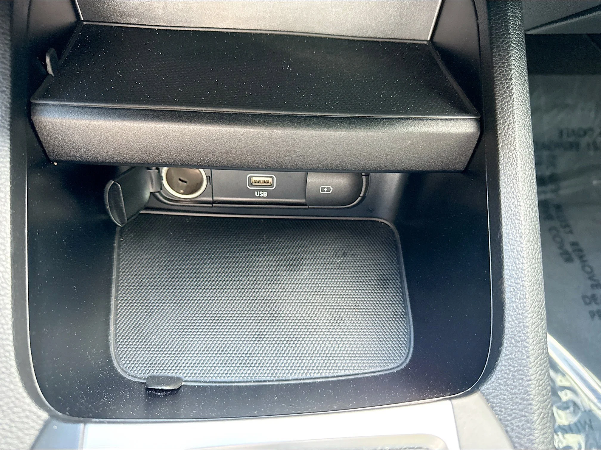 Used 2024 Snow White Pearl Kia LXS image 27