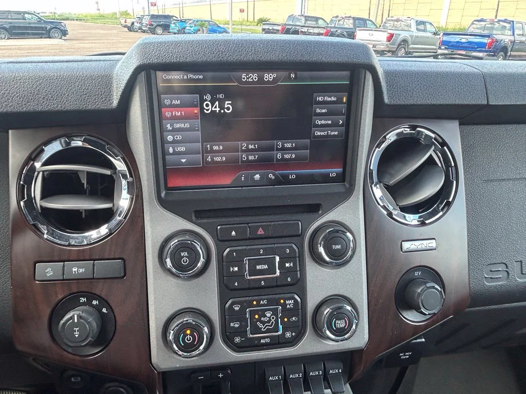 Used 2016  Ford Lariat image 14