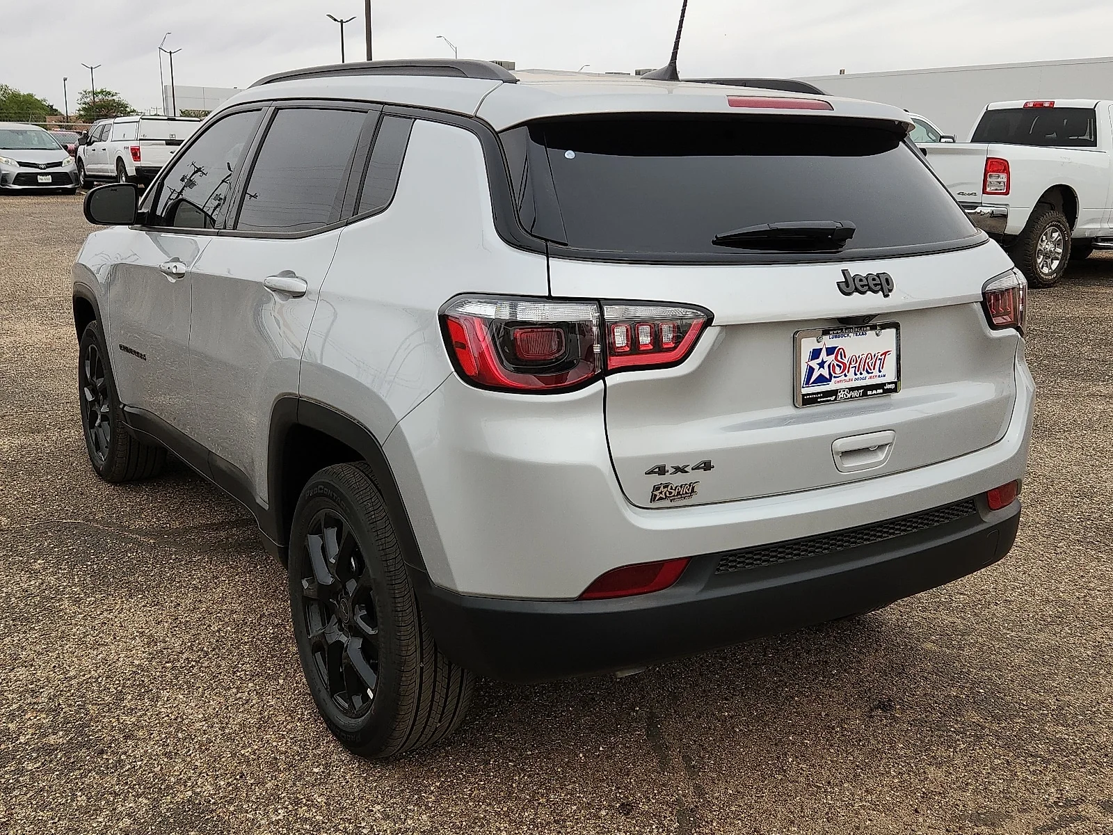 New 2026 Silver Jeep LATITUDE ALTITUDE 4X4 image 3